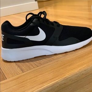 Never Worn Nike Kashi
